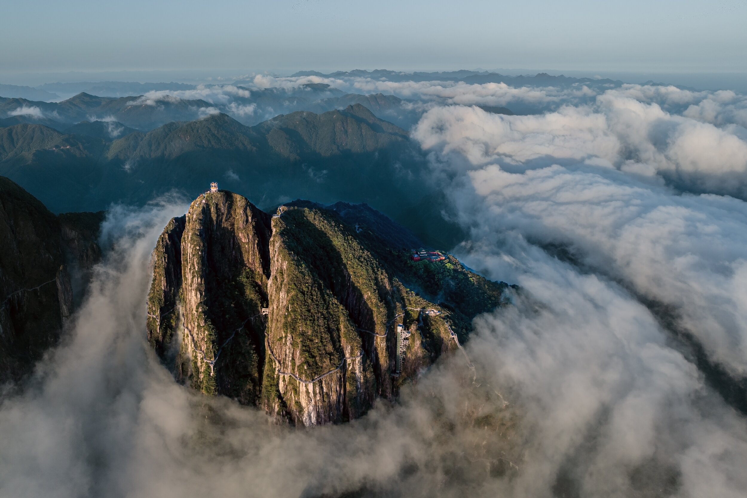 20《莽山雄姿》陈绍艺 摄.jpg