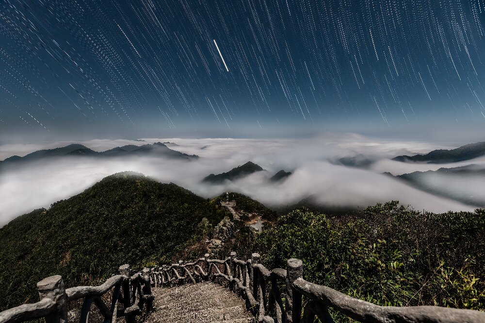 《千佛塔之夜》（组照） 邓晓雄 摄 (2).jpg